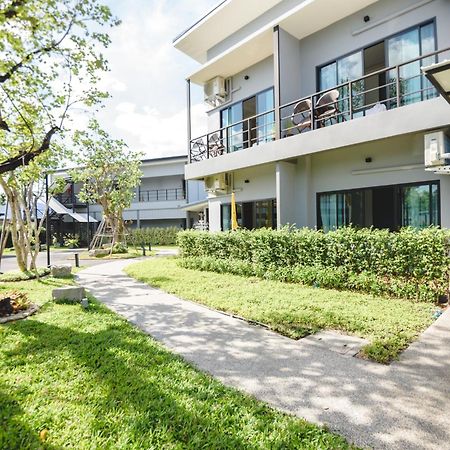 Phuengluang Riverside Hotel Chanthaburi Exterior photo