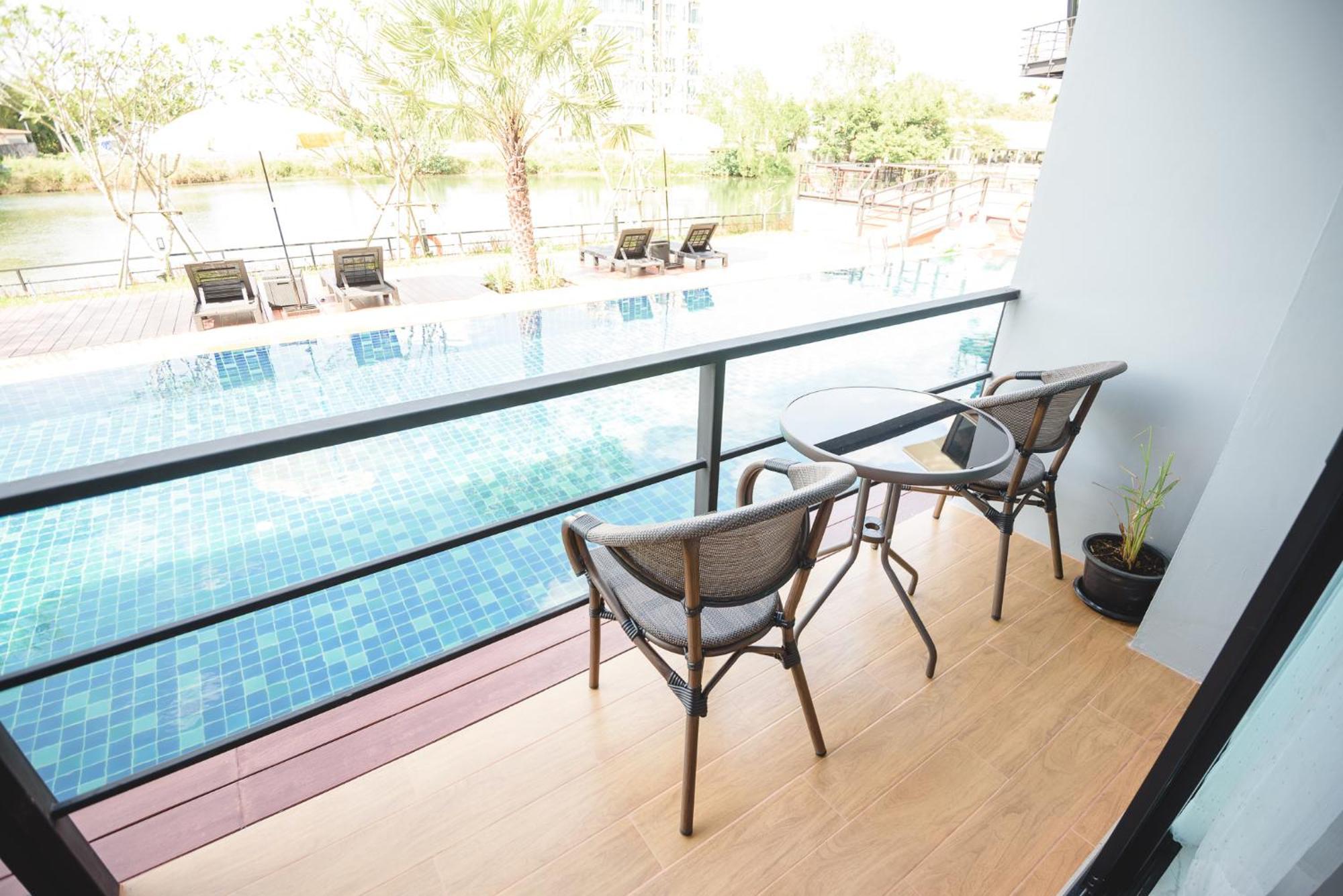 Phuengluang Riverside Hotel Chanthaburi Exterior photo