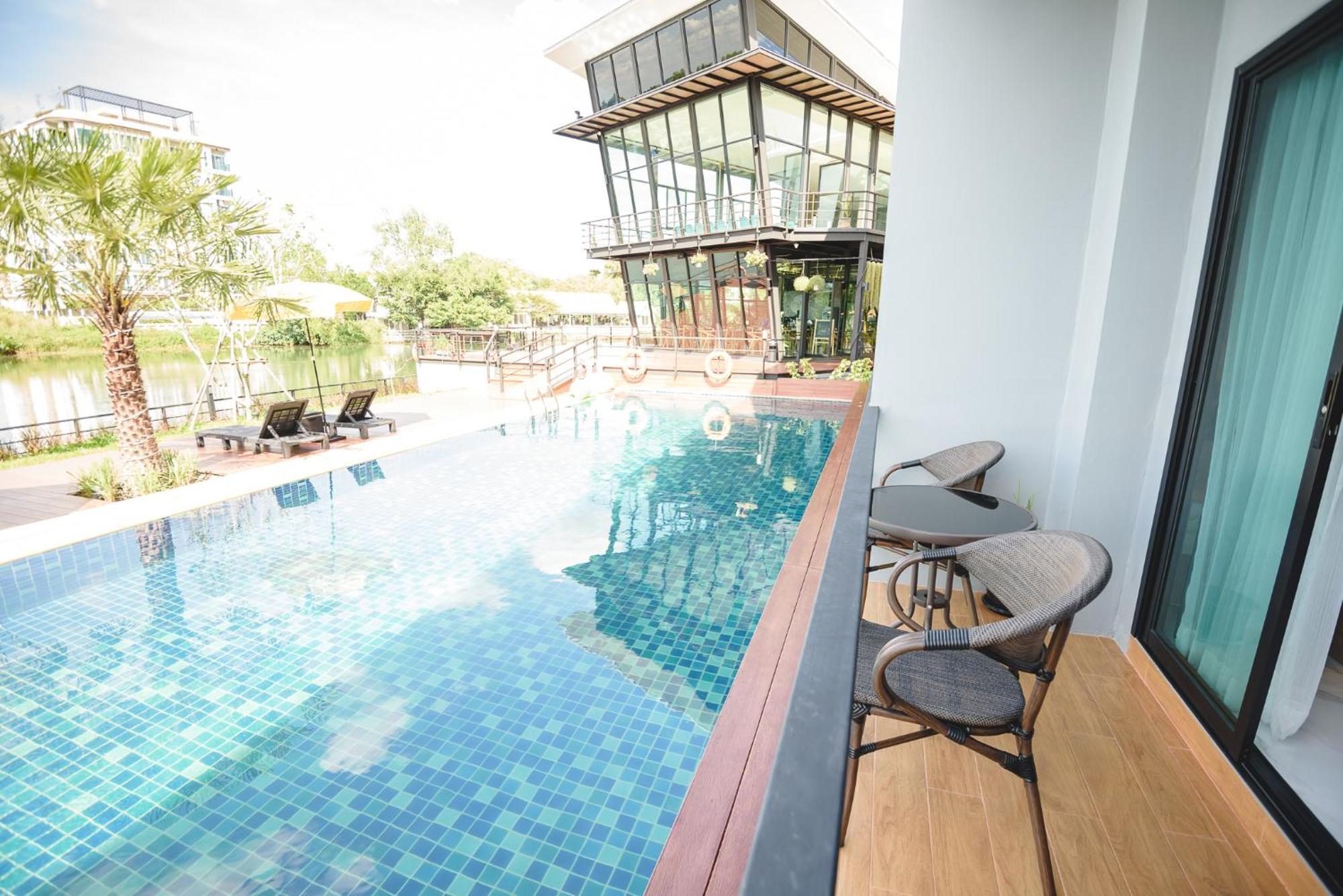 Phuengluang Riverside Hotel Chanthaburi Exterior photo