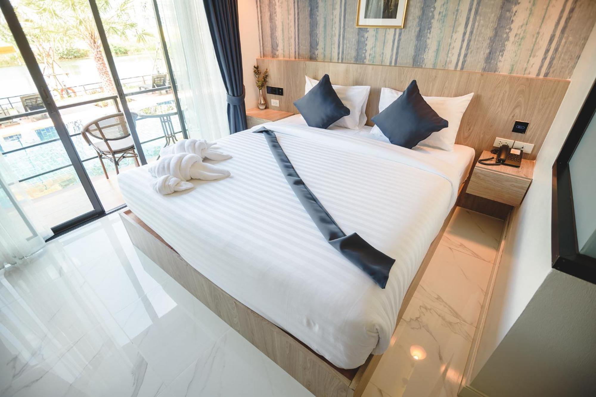 Phuengluang Riverside Hotel Chanthaburi Exterior photo