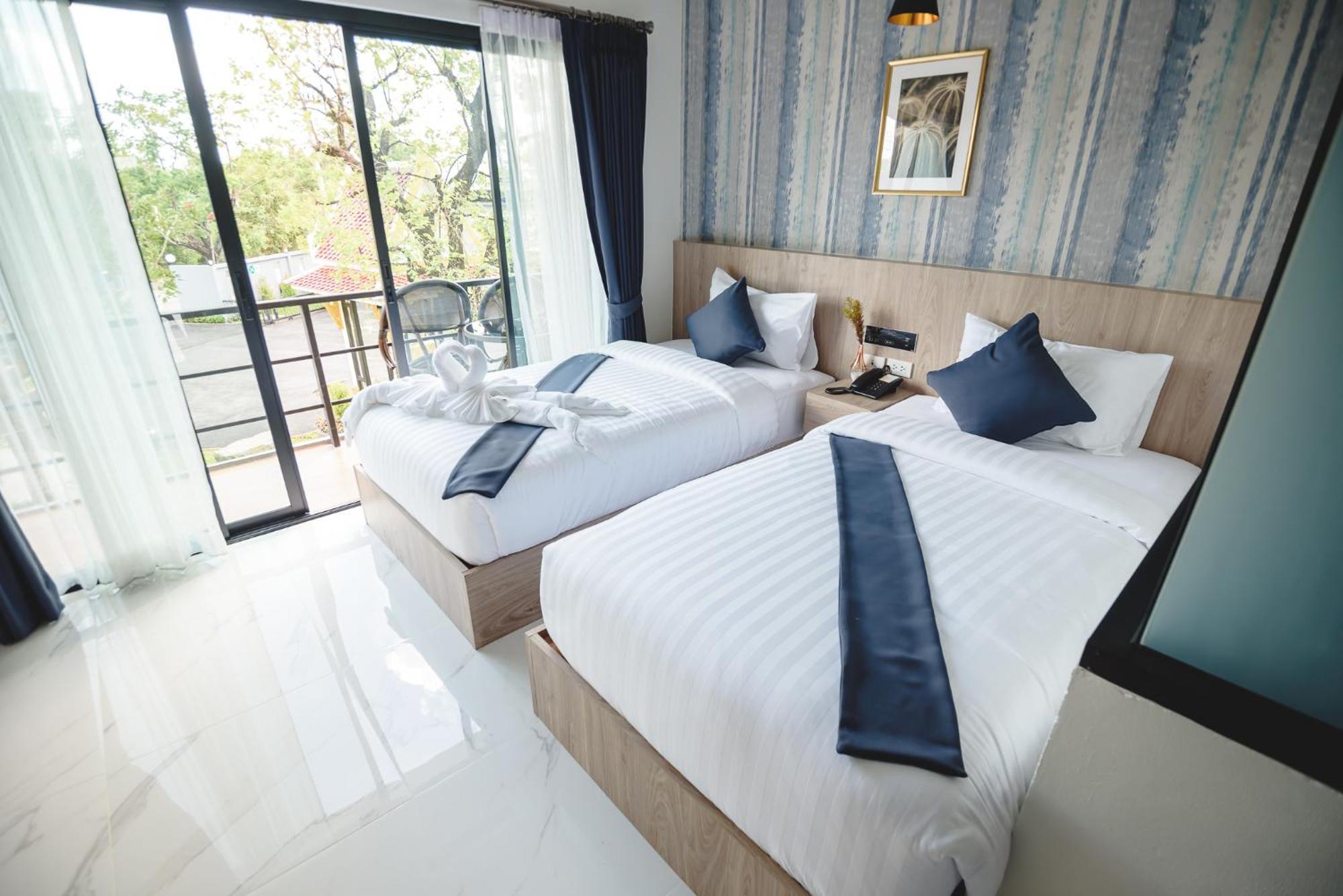 Phuengluang Riverside Hotel Chanthaburi Exterior photo